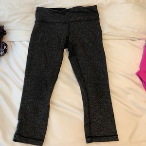 Lululemon black/white cropped leggings